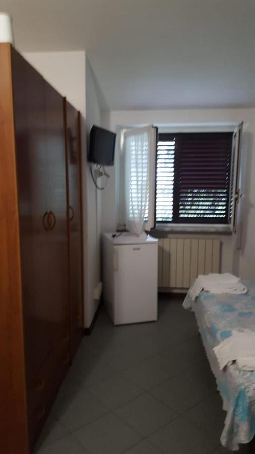 Hotel Villa Claudio Marina di Massa Εξωτερικό φωτογραφία