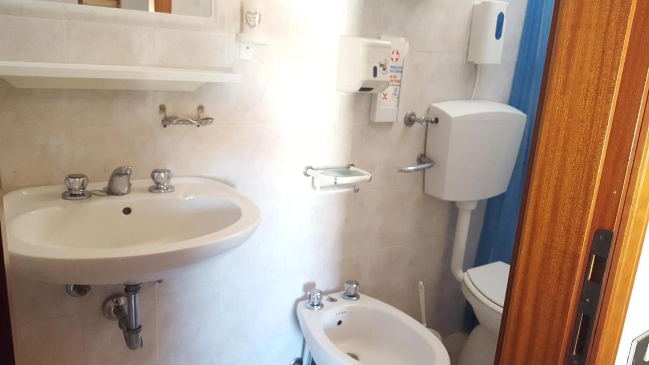 Hotel Villa Claudio Marina di Massa Εξωτερικό φωτογραφία
